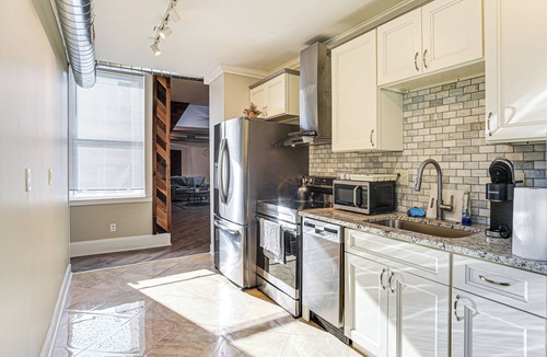 Troy Apartment | Walk to Dtwn & Waterfront: Roomy Troy Apt
