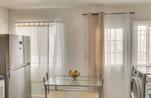 Van Nuys Apartment | Walk to Eats! Commuter-Friendly Apt in Van Nuys