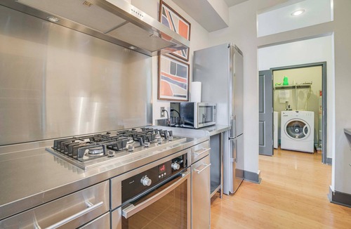 Brownwood Condo | Walk to Events & Dining: Updated Brownwood Apt
