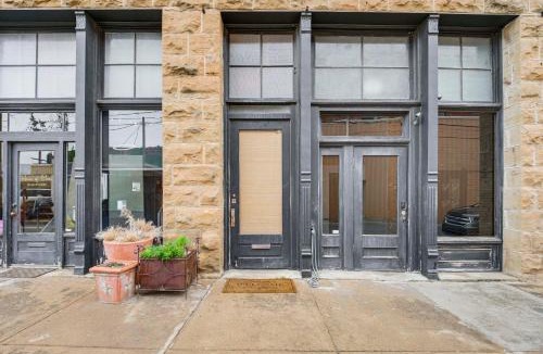 Brownwood House | Walk to Events & Dining: Updated Brownwood Apt
