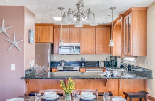 Rockaway Beach House | Walk to Everything! Ocean Views, Twin Rocks, & Steam Train Access