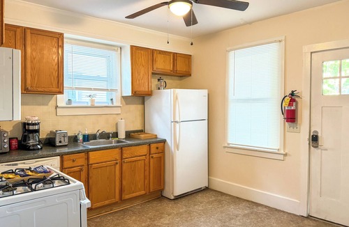 South End Apartment | Walk to Everything - Burlington - Lake Champlain -UVM
