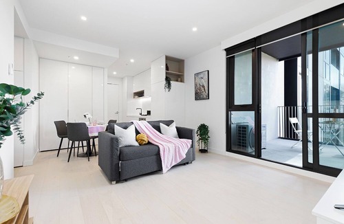 Box Hill Apartment | Walk to Everything! Brand New Box Hill 1-Bed Gem