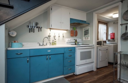 Athens House | Walk to Everything from the 5 Points Carriage House!