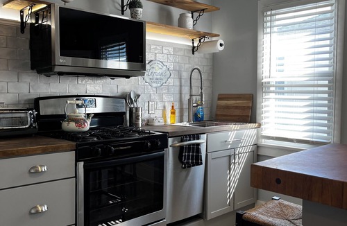 Annapolis Cottage | Walk to Everything - Historic Art’s District