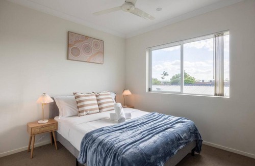 Springwood Apartment | Walk to everything Modern 2Beds Apt with Easy Access