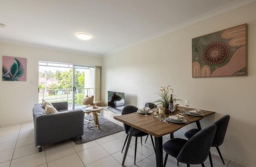 Springwood Apartment | Walk to everything Modern 2Beds Apt with Easy Access