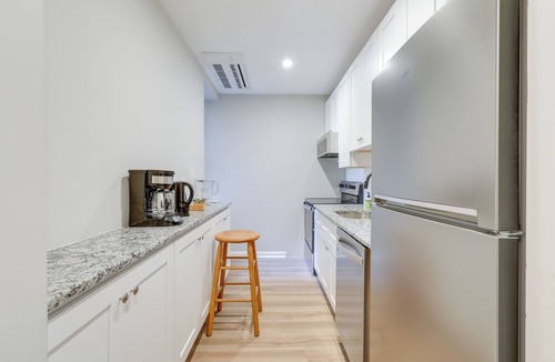 Fairmount Apartment | Walk to Fairmount Ave: Urban Oasis in Philly!