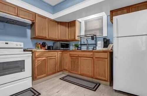 Downtown Niagara Falls House | Walk To Fall (4th Street)