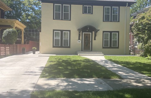 Downtown Niagara Falls House | Walk To Fall (4th Street)