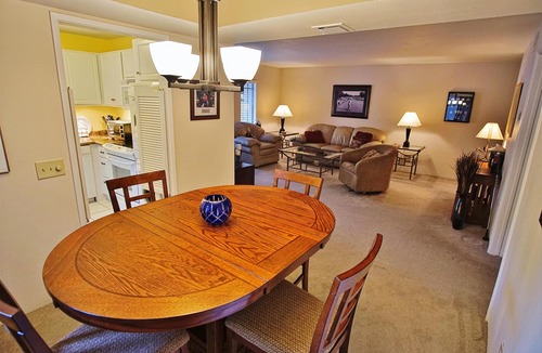 Cloisters Condo | Walk to Fashion Park! Phoenix Abode w/Pool Access