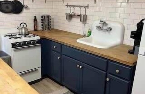Freetown - Port Rico Condo | Walk to Festivals and Downtown Fun