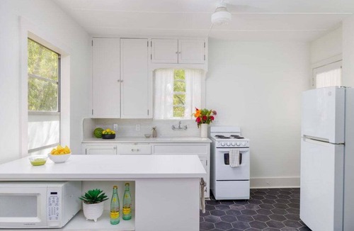 Hyde Park Apartment | Walk to Food, Fast Wifi - Pastel Studio