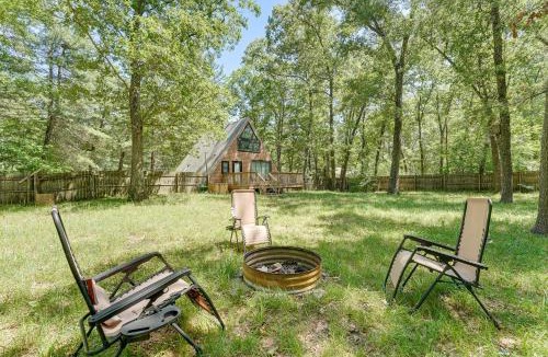 Lakewood Club House | Walk to Fox Lake Pet-Friendly A-Frame with Fire Pit