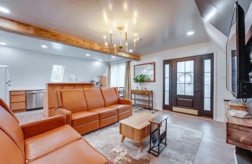 Lakewood Club House | Walk to Fox Lake Pet-Friendly A-Frame with Fire Pit