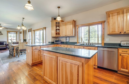 Frisco Cabin | Walk to Frisco Marina! Spacious Family Retreat