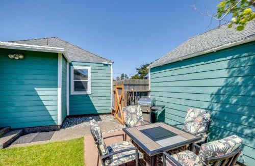 Gold Beach House | Walk to Gold Beach: Charming Cottage w/Yard!