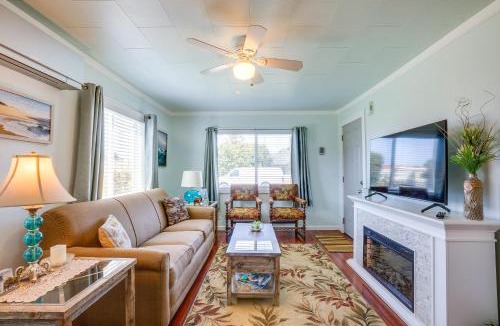 Gold Beach House | Walk to Gold Beach: Charming Cottage w/Yard!
