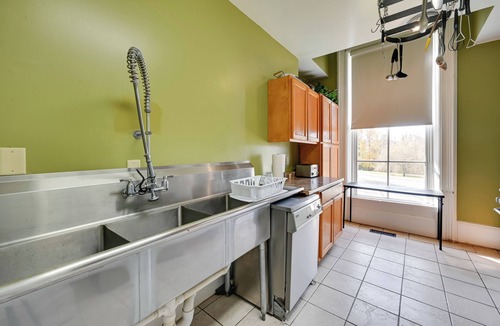 Falls of Rough House | Walk to Golf Course: Spacious Rough River Retreat!