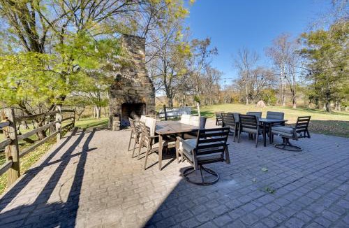 Falls of Rough House | Walk to Golf Course Spacious Rough River Retreat!
