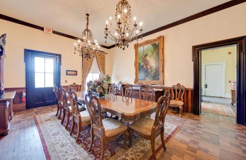 Falls of Rough House | Walk to Golf Course Spacious Rough River Retreat!