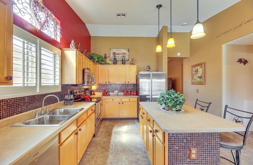 San Tan Valley House | Walk to Golf Course: Queen Creek Oasis w/Fire Pit