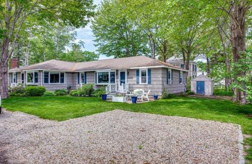 Kennebunkport House | Walk to Goose Rocks Beach: Quiet Townhome w/Patio