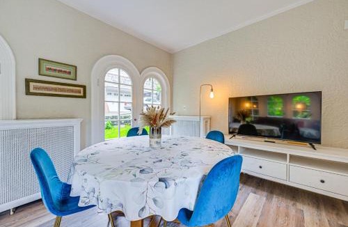 Mamaroneck Apartment | Walk to Harbor! Historic Mamaroneck Guest House