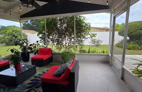 Orient Park House | Walk to Hard Rock, Amphitheater, and Fair grounds.