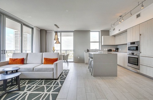 Hallandale Beach Apartment | Walk to Hollywood Beach: Upscale 16th-floor Condo
