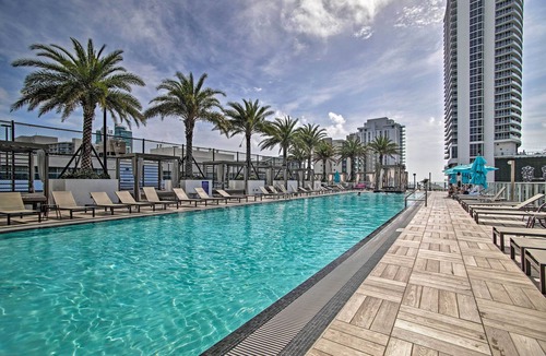 Hallandale Beach Apartment | Walk to Hollywood Beach: Upscale 16th-floor Condo