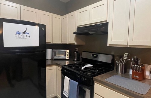 Geneva Apartment | Walk to HWS, Downtown & Seneca Lake - Chic Stylish Flat