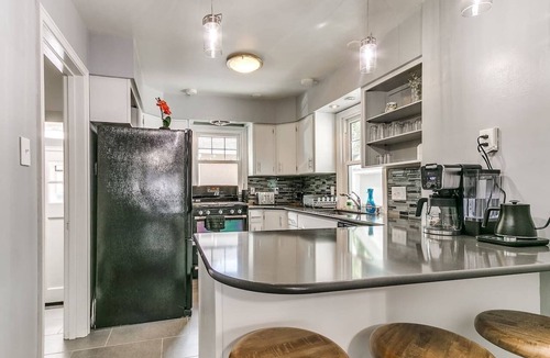 Ames House | Walk to Jack Trice Stadium and ISU! Fire Pit+Yard