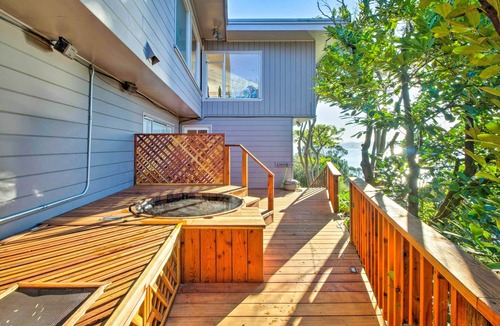 Point Richmond Apartment | Walk to Keller Beach: Waterfront Studio w/Hot Tub