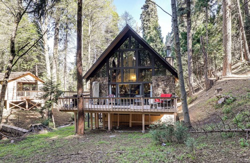 Cedar Glen House | Walk to Lake Arrowhead! All-Season Alpine Escape