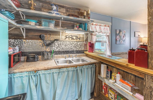 Buchanan Dam Cottage | Walk to Lake Buchanan: Cottage Near Wineries!