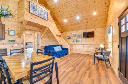 Dennis House | Walk to Lake Granbury! Serene 'Blue Iris Cabin'