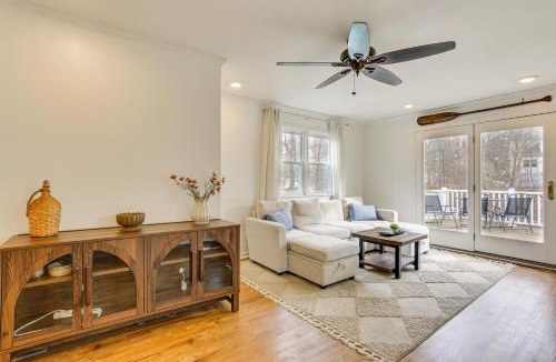 Hopatcong House | Walk to Lake Hopatcong: Vibrant Home w/Deck!