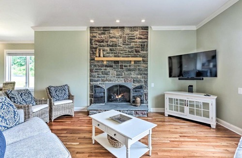 Middlefield House | Walk to Lake Middlefield Home with Fire Pit
