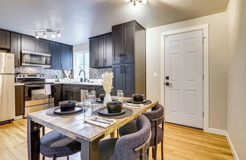 West Lake Stevens House | Walk to Lake Stevens: Duplex w/Fire Pit!