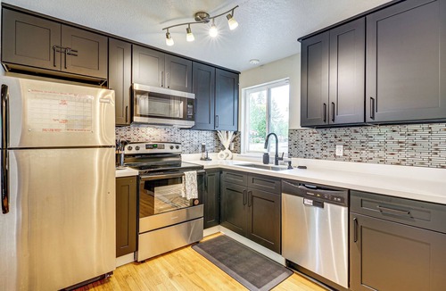 West Lake Stevens House | Walk to Lake Stevens: Duplex w/Fire Pit!