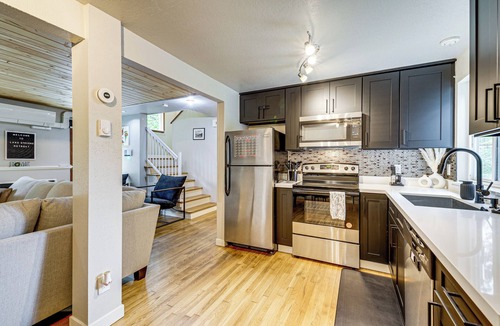 West Lake Stevens House | Walk to Lake Stevens: Duplex w/Fire Pit!