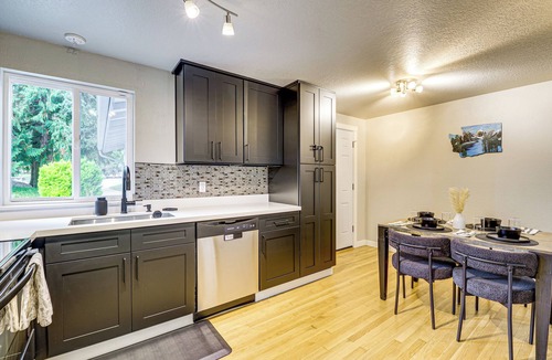 West Lake Stevens House | Walk to Lake Stevens: Duplex w/Fire Pit!