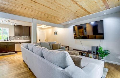 West Lake Stevens House | Walk to Lake Stevens Duplex with Fire Pit!