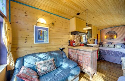 Lakeway Apartment | Walk to Lake Travis: Austin Tiny Home w/Hot Tub!