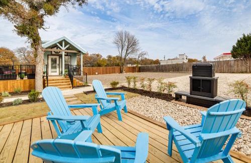 Little Elm House | Walk to Lewisville Lake: Cozy Couple’s Retreat