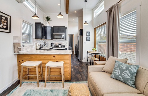 Little Elm House | Walk to Lewisville Lake: Cozy Couple’s Retreat