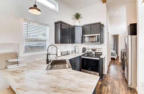 Little Elm House | Walk to Lewisville Lake: Cozy Couple’s Retreat