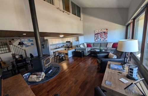Mount Crested Butte Condo | Walk to Lifts, Newly Renovated, Mtn. Views, Fireplace, Hot Tub, Garage Access