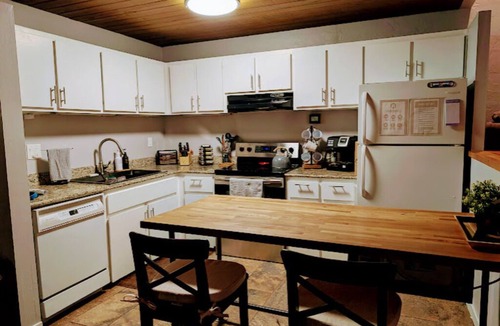 Mount Crested Butte Condo | Walk to Lifts, Newly Renovated, Mtn. Views, Fireplace, Hot Tub, Garage Access